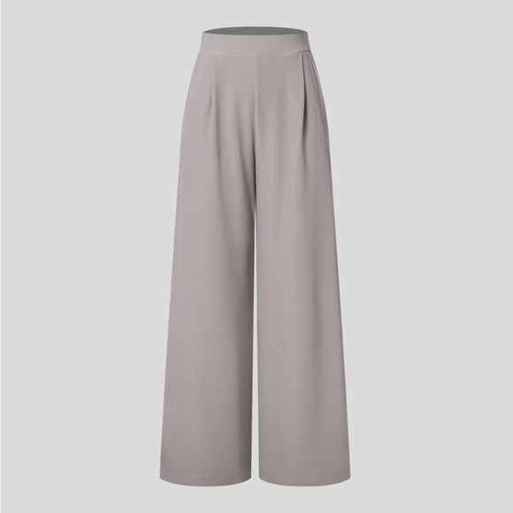 Halara • Flex High Waisted body sculpt waist slimming side pocket wide leg pant - Picture 2 of 9